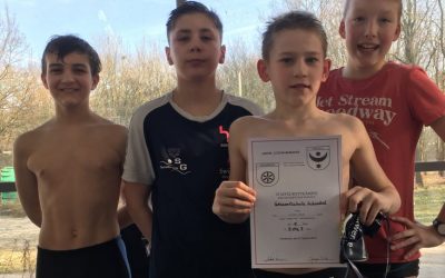 GSS-Youngster aus Klasse 5 und 6 schwimmen Siebtklässlern davon